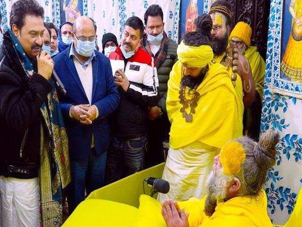 kumar-sanu-premanad-maharaj